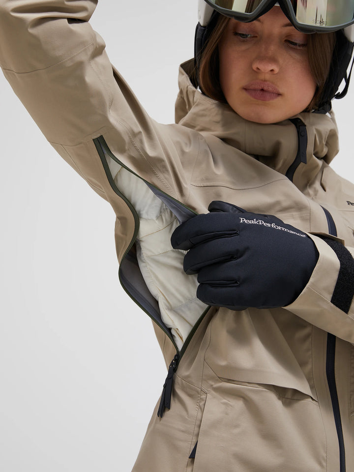 Peak Performance Veal Jacket+ビブパンツ Peak Performance Vertical Jacket+ビブパンツ Peak Performance