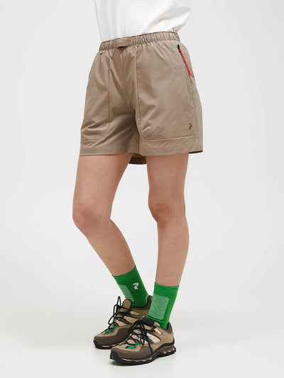 Women's Outdoor Cargo Shorts - Peak Performance